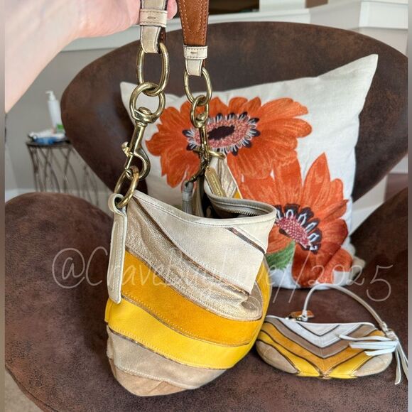 COACH SOHO CHEVRON HOBO w/MATCHING WRISTLET SET SUEDE LEATHER 2005 3664 GVUC - Picture 9 of 17